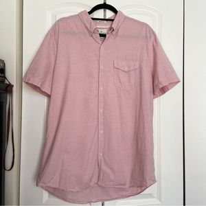 AMERICAN EAGLE OUTFITTERS PINK & WHITE STRIPED SHORT SLEEVE BUTTON DOWN SHIRT